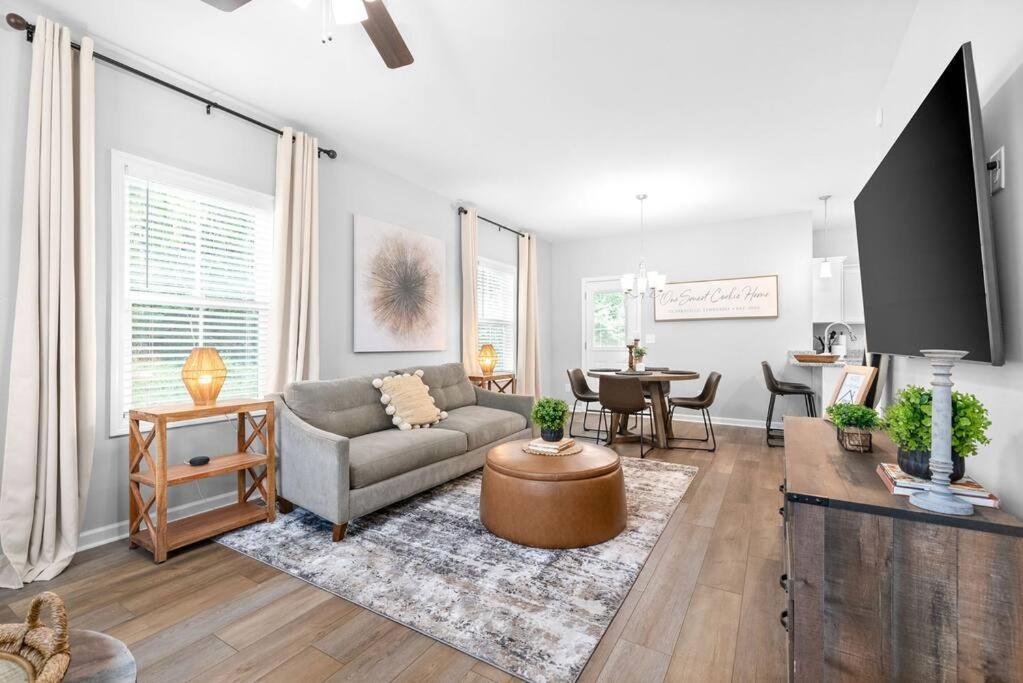 One-Of-A-Kind Smart, Cookie Themed Home For Up To 6 Clarksville Exterior foto