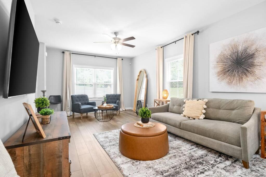 One-Of-A-Kind Smart, Cookie Themed Home For Up To 6 Clarksville Exterior foto