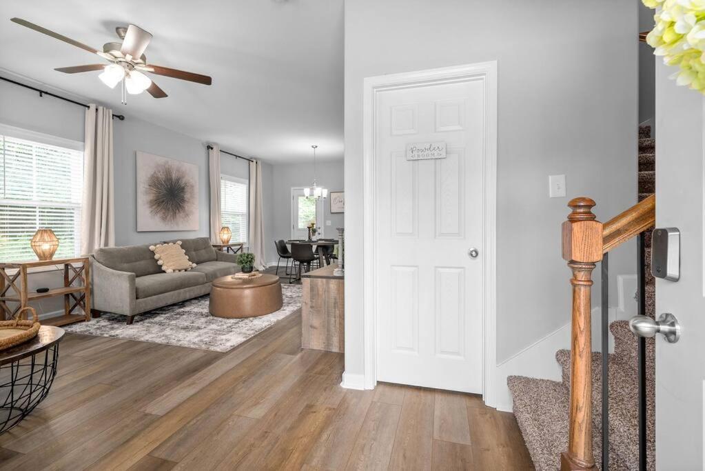 One-Of-A-Kind Smart, Cookie Themed Home For Up To 6 Clarksville Exterior foto